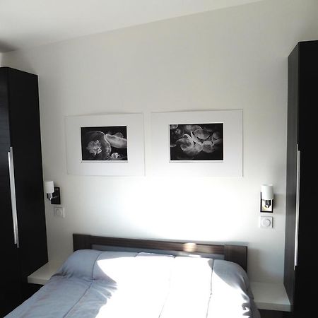 Cottages De La Ville Daniou Langrolay Esterno foto